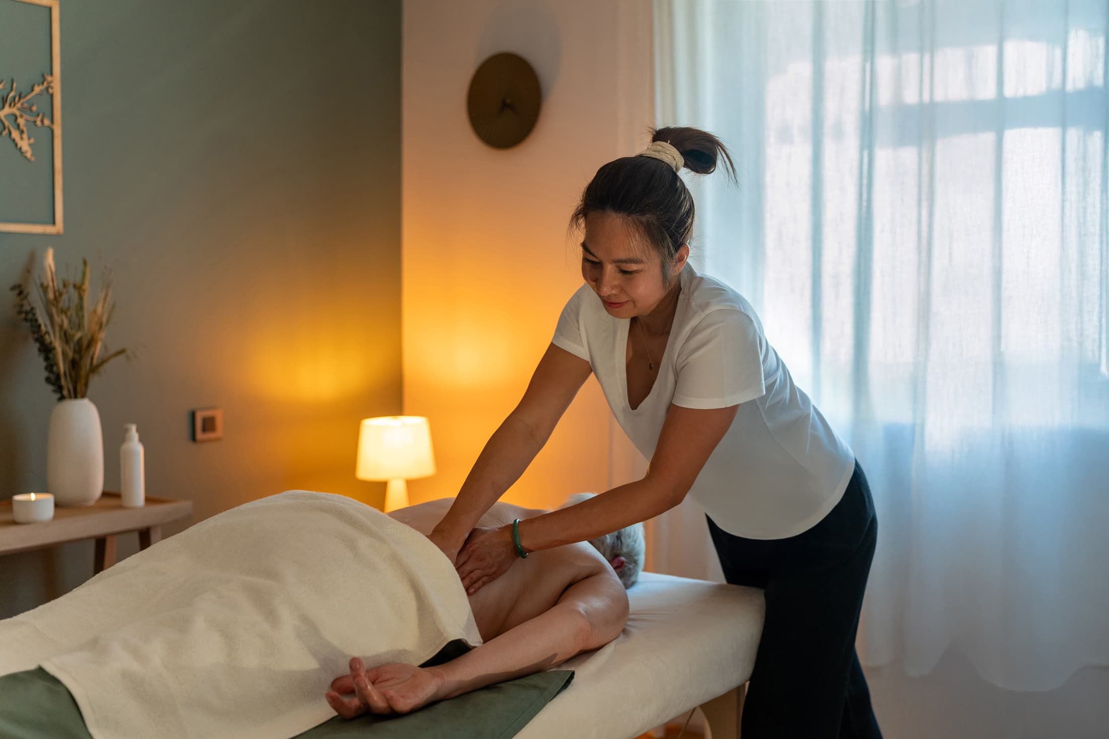 massage-sur-mesure-le-salon-de-thao-cote-bleue-03 Massage Bien-être en Côte Bleue - Le Salon de Thao à Sausset-les-Pins